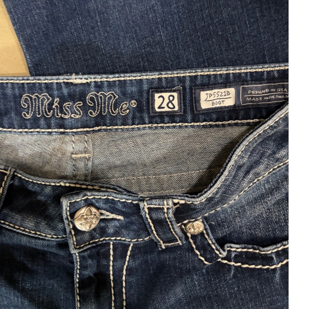 Miss Me JP5521B Bootcut Jeans Dark Wash Embellished Pockets Womens 28 Low Rise - Picture 8 of 8